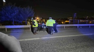 TEMde ilginç kaza: Yolun ortasında yatan kişiye çarpıp metrelerce sürükledi