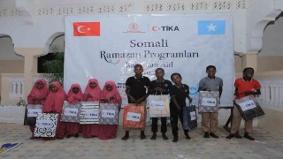 TİKA, Somalide yetimlerin yüzünü gülümsetti