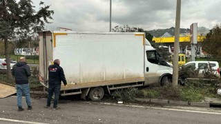 Tır kamyonete çarptı: 1 yaralı
