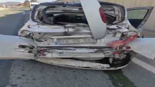 Tırla çarpışan otomobilin sürücüsü yaralandı