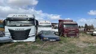 Tırların şasi ve motor numarasını değiştirerek vurgun yapan şahıslar yakayı ele verdi