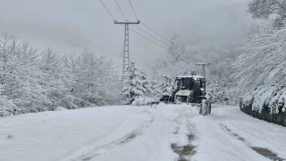 Trabzonda 124 mahalle yolu kar nedeniyle ulaşıma kapandı
