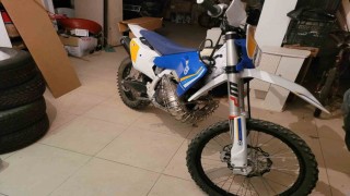 Trafiği tehlikeye atan motosikletli yakalandı