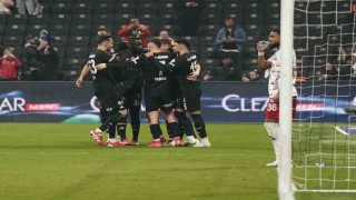 Trendyol Süper Lig: Beşiktaş: 1 - Gaziantep FK: 0 (İlk yarı)