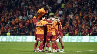 Trendyol Süper Lig: Galatasaray: 3 - Antalyaspor: 0 (İlk yarı)