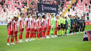 Trendyol Süper Lig: Sivasspor: 2 - Adana Demirspor: 1 (İlk yarı)