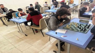 Tuncelide, Tıp Bayramı dolayısıyla satranç turnuvası düzenlendi