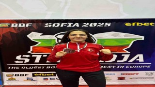 Türk Bayrağını uluslararası arenada dalgalandırdı