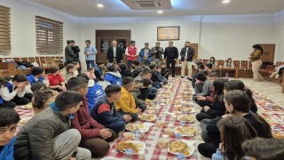 Tut ilçesindeki çocuklar iftar yemeğinde buluştu
