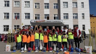 Ultra Aslan Tatvandan öğrencilere anlamlı destek