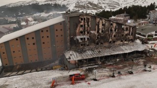 Uludağda yanan otel günün ağırınca dronla böyle görüntülendi