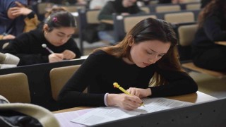 Üniversite adaylarına sınav provası