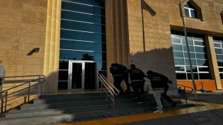 Ünlü tatil merkezi Çeşmede zehir tacirlerine geçit yok: 5 tutuklama