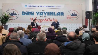 Ünlü yazar gençlere seslendi: Büyük düşünün ve cesur adımlar atın