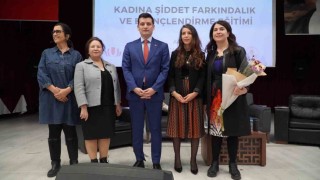 Urlada Kadına Yönelik Şiddete Karşı farkındalık ve bilinçlendirme eğitimi yapıldı