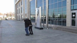 Uşakta 1 uyuşturucu satıcısı tutuklandı