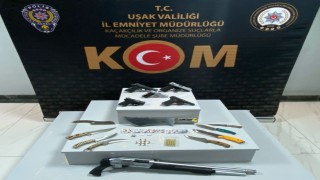 Uşakta ruhsatsız silah ve uyuşturucu madde ele geçirildi