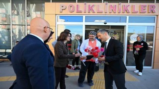 Vali Aktaş, Uşak Eğitim ve Araştırma Hastanesi çalışanlarını ziyaret etti