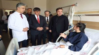 Vali Aydoğdu, hastanede tedavi gören hastaları ziyaret etti