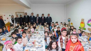 Vali Aydoğdu tekne orucu tutan miniklerle iftarda bir araya geldi