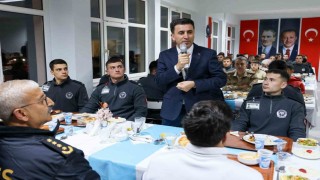 Vali Aygöl, polis adaylarıyla bir araya geldi