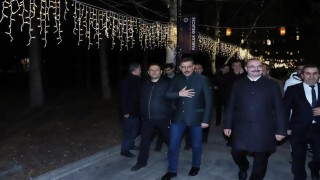 Vali Çiftçi, öğrencilerle sahur yaptı