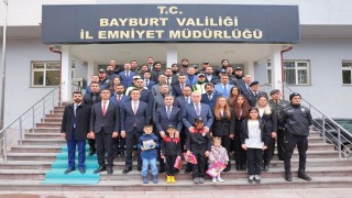 Vali Eldivan güvenlik güçlerinin bayramını kutladı