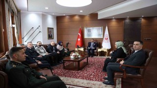 Vali Hacıbektaşoğlu, devlet övünç madalya ve beratlarını takdim etti