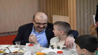 Vali İsmail Ustaoğludan çocuklara iftar