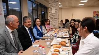 Vali Yılmaz, Kayı Boyu Kız Öğrenci Yurdunu Ziyaret Etti
