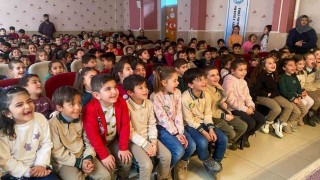 Van Büyükşehir Belediyesi Hacivat-Karagöz oyununu öğrencilerle buluşuyor