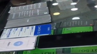 Vanda 1 milyon 800 bin TL değerinde 143 adet kaçak cep telefonu ele geçirildi