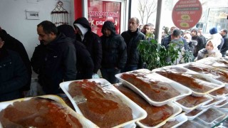 Vanda çiğ köfte kuyruğu