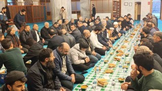 Vanda çorba, su ve ekmek sofrasında kardeşlik buluşması