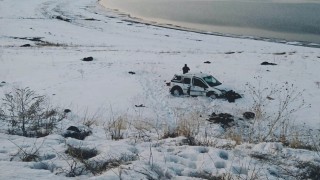 Vanda takla atan kamyonetteki 3 kişi yaralandı