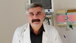 Vanda taziyeden dönen doktor trafik kazasında yaralandı
