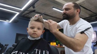 Vatandaşları bayrama hazırlıyorlar: Erken saatlerde açılan dükkanlar sahurda kapanıyor