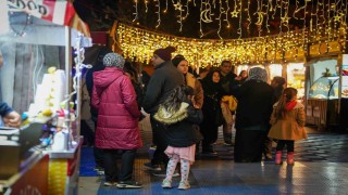 Vatandaşların Ramazan akşamlarında en renkli durağı: Beyoğlu Ramazan Sokağı