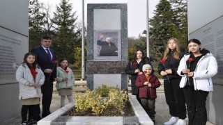 Vefatının 25nci yılında minikler böyle andı: O bizim İzzet Babamızdır