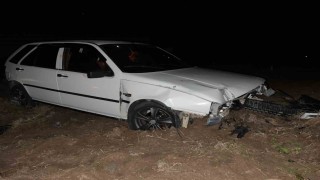 Virajı alamayan otomobil kullanılamaz hale geldi
