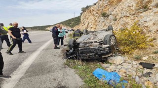 Virajı alamayan otomobil takla attı: 2 yaralı