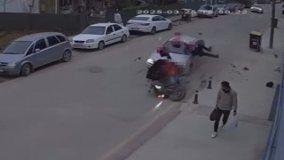 Yalovada otomobilin motosikletle çarpıştığı kaza kamerada