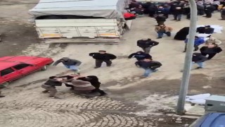 Yardım dağıtımında kavga