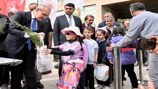Yeşil bir gelecek için 7 bin fidan Malatyalılarla buluştu