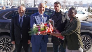 YÖK Başkanı ETÜlü öğrencilerle bir araya geldi