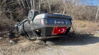 Yoldan çıkan cip ters döndü: 5 yaralı