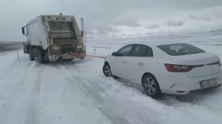 Yozgatta özel idare ekipleri kar mesaisini aralıksız sürdürüyor