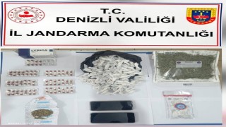 Yüklü miktarda uyuşturucu ile yakalanan 2 tacir tutuklandı