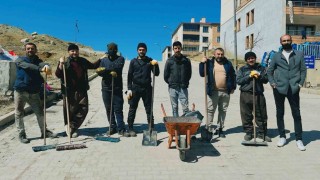 Yüksekovada baharın gelişiyle çevre temizliği yapıldı