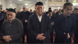 Yüksekovada Kadir Gecesi dualarla idrak edildi